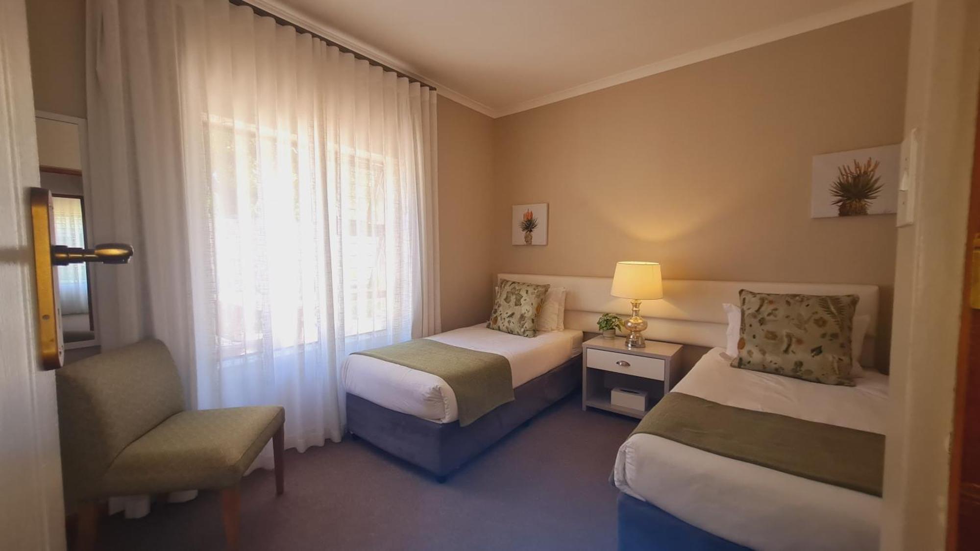 2 On Lismore Guesthouse Tokai Buitenkant foto